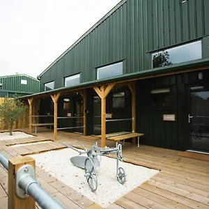 https://the-tens-at-owen-house-farm.hotelsin-chester.com