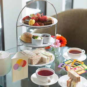 https://holiday-inn-london-stratford-city.cambridgehotelsuk.com