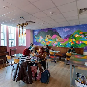 https://hostel-hostelle-women-only.cambridgehotelsuk.com